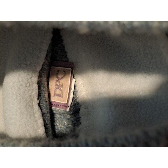 Women's Dorfman Pacific DPC Blue Gray Beanie Skull Cap Pom Pom NWT - Picture 5 of 6